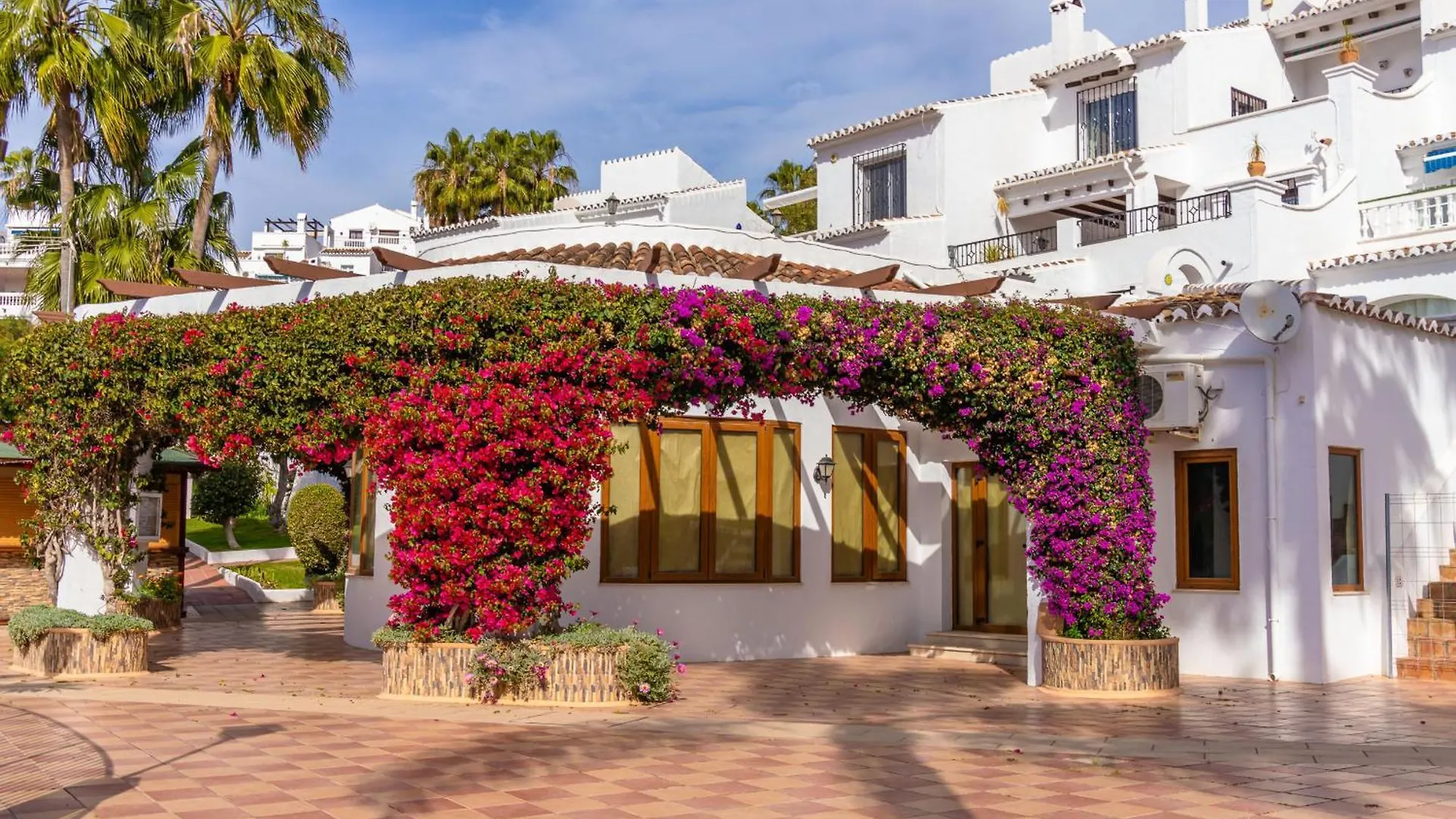 Las Palmas 8B Oasis Properties Nerja