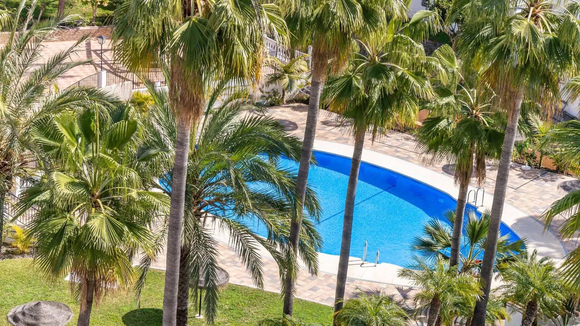 Las Palmas 8B Oasis Properties Nerja Apartment