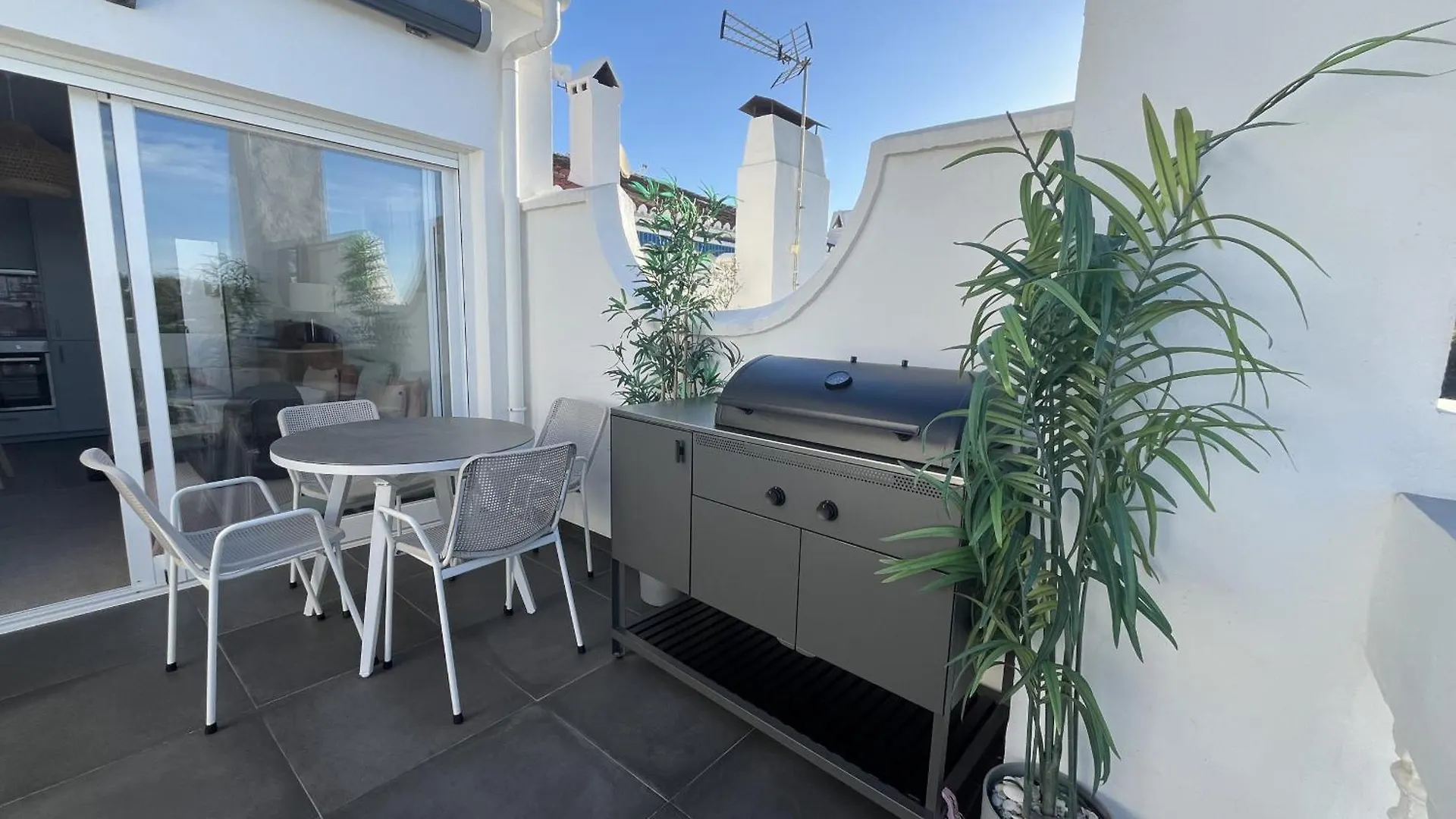 Las Palmas 8B Oasis Properties Nerja 0*,